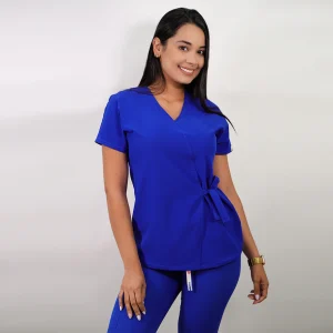 DELANTAL ANTIFLUIDO MODELO AZUCENA AZUL REY-2