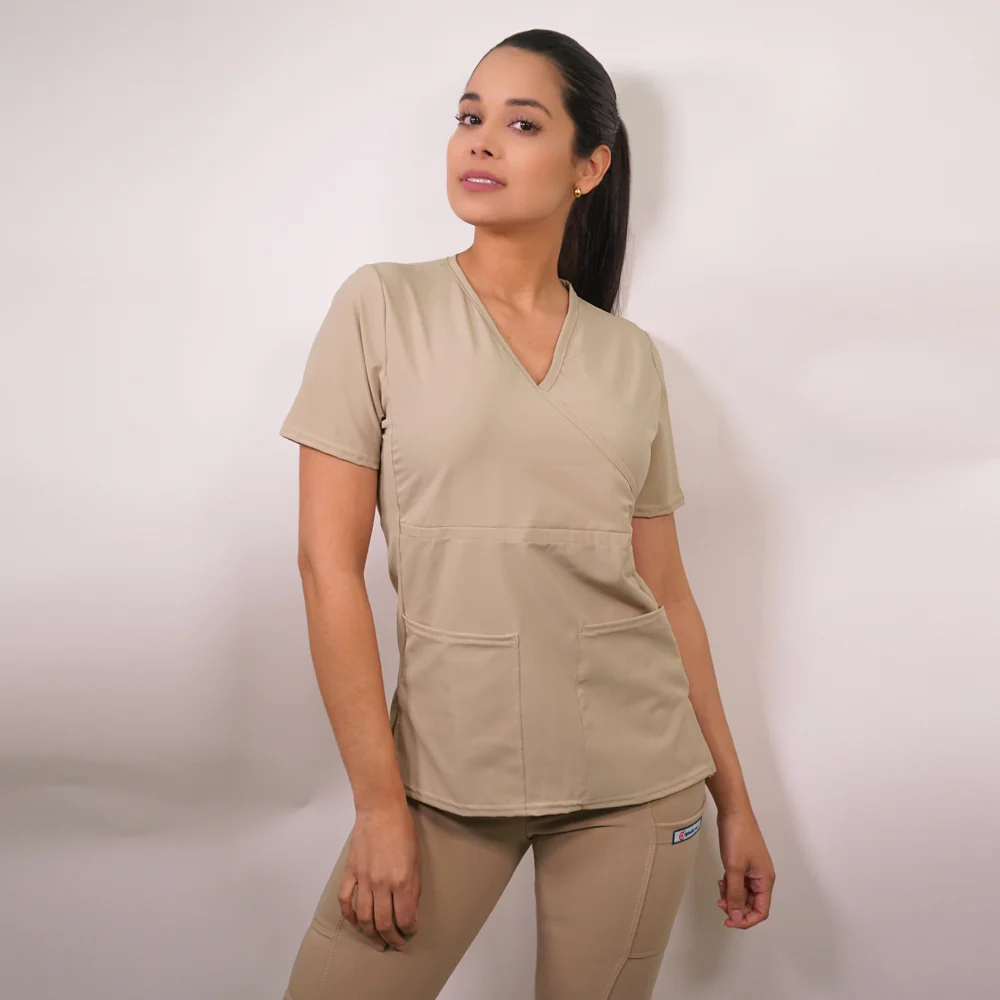 Conjunto antifluidos piel-pantalon recto