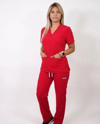 Conjunto antifluidos rojo-pantalon recto