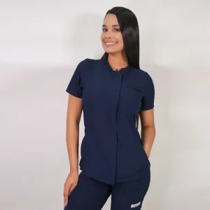 DELANTAL ANTIFLUIDO MODELO JAZMIN AZUL MARINO-1