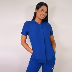 DELANTAL ANTIFLUIDO MODELO JAZMIN AZUL REY-2