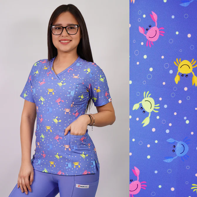 Delantal mujer tela elasticado estampado cangrejos. fondo celeste 2508