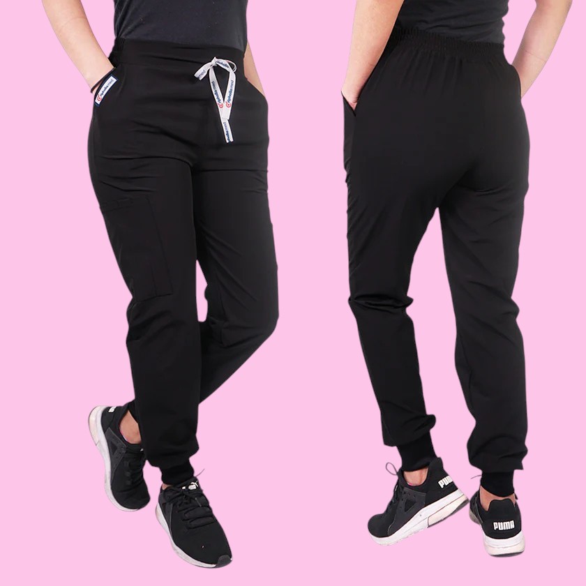 Conjunto antifluidos negro con jogger