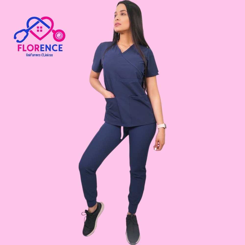 Conjunto antifluidos azul marino con jogger