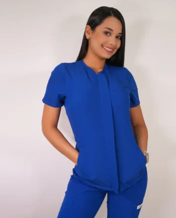 Delantal antifluido modelo jazmin azul rey-2